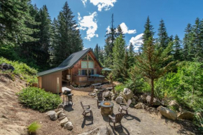Raven Haven Lodge by NW Comfy Cabins